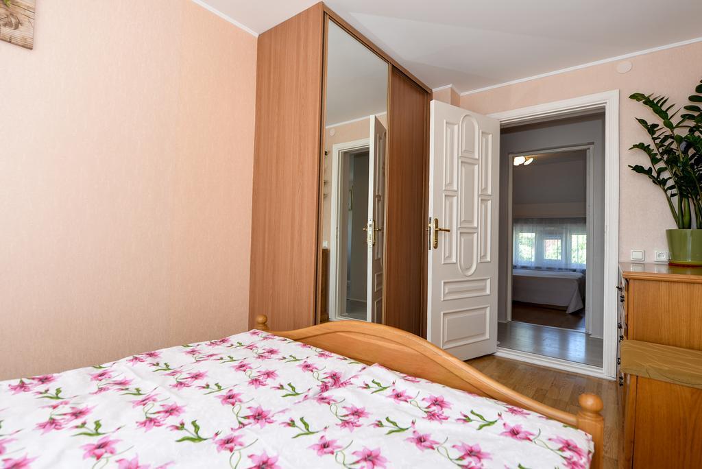 Guesthouse "Nakvyne Pas Zveja" Nagliu Street Nida Ngoại thất bức ảnh
